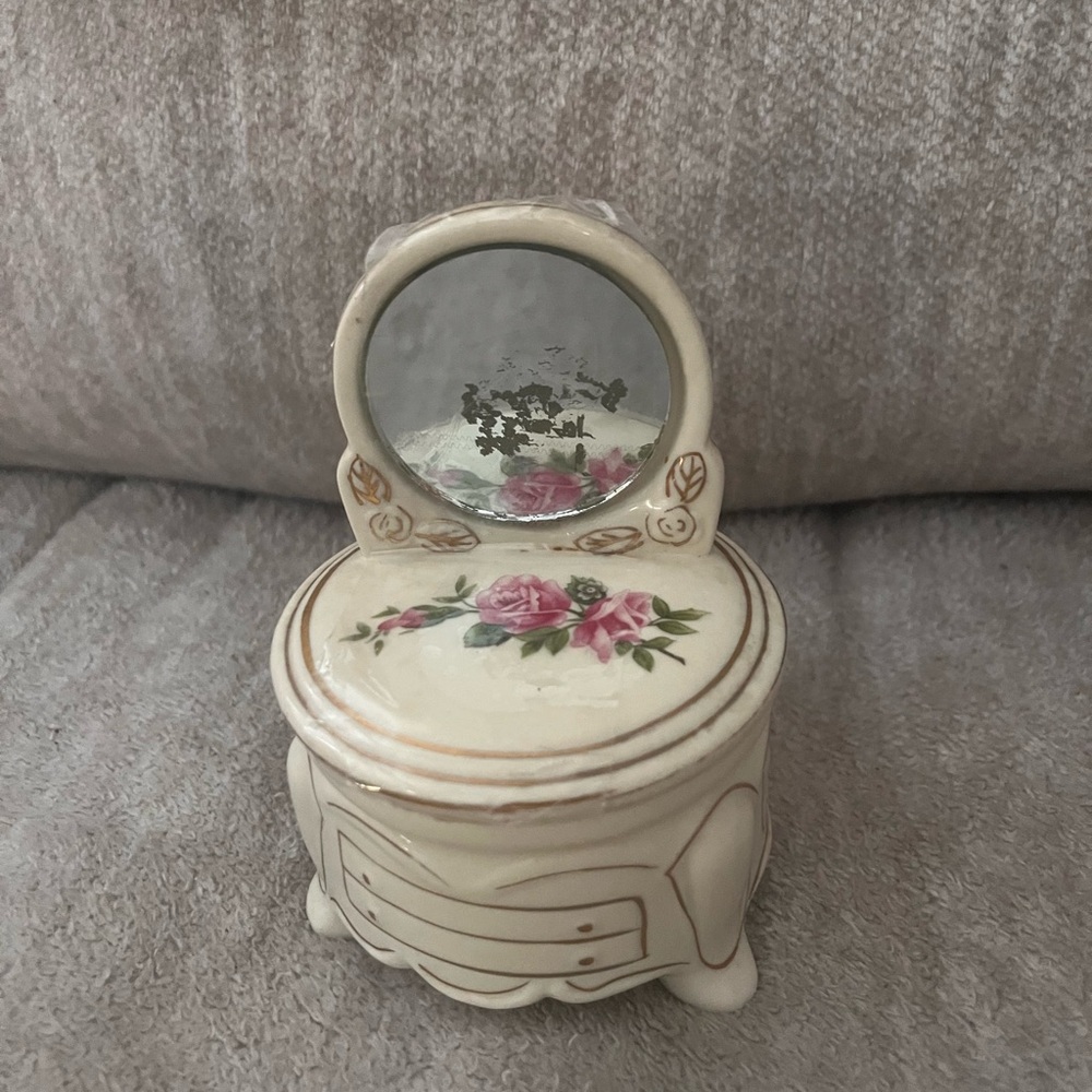 Floral Vintage Jewelry Box with Mirror with patina